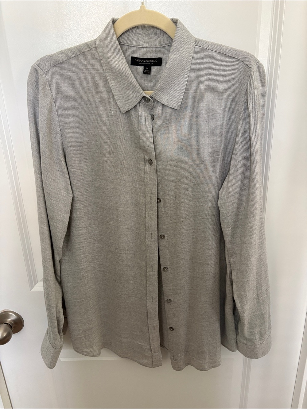 Banana Republic Women’s Light Gray Button-Down Shirt